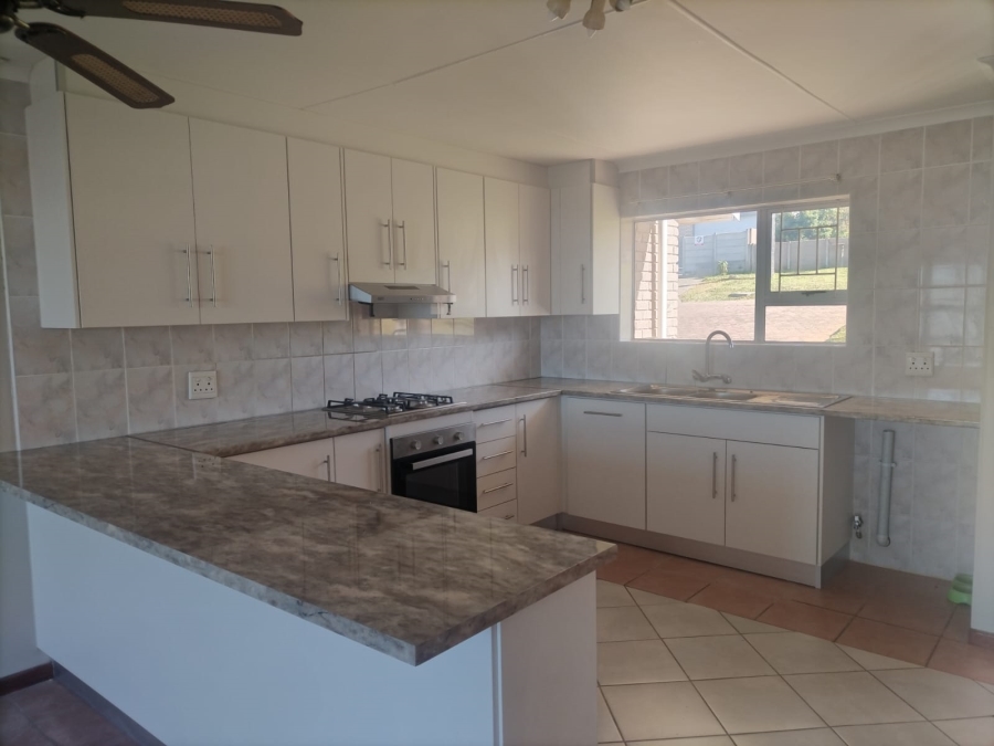 To Let 3 Bedroom Property for Rent in Dana Bay Western Cape